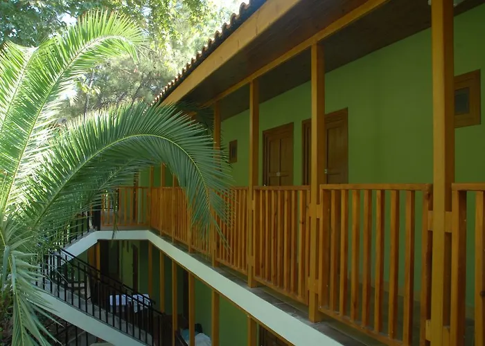 Park 3* מרמריס