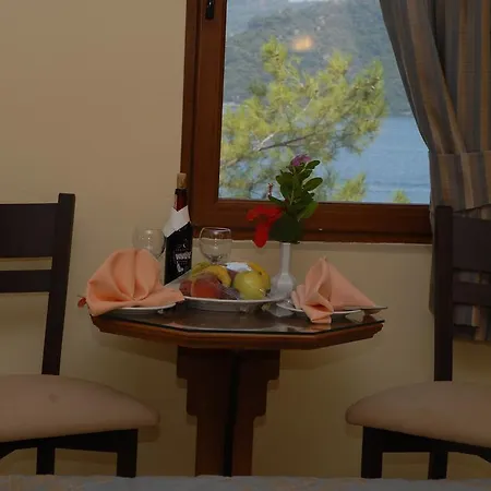 ホテル Park マルマリス